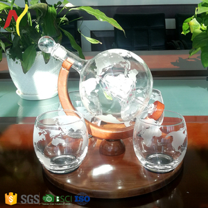 Bán Buôn Nóng Bán Rượu Thủy Tinh Khắc Globe Whiskey Whisky Decanter <span class=keywords><strong>Set</strong></span> Với <span class=keywords><strong>4</strong></span> Ly - Product Image 2