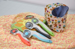 Taïwan 45mm Serrure De Sécurité Poignée Souple ergonomique En Cuir en plastique papier couette cutter rotatif pour la courtepointe - Product Image 3