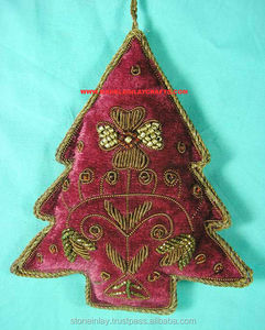 Adorno Navideño Bordado a Mano con Hilo Zari - Product Image 1