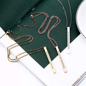 Collana con ciondolo iniziale personalizzato con nome inciso a barra verticale placcato oro 14K personalizzato moda donna - Product Image 5