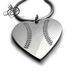 Kalung Softball Hati "I LOVE SOFTBALL"