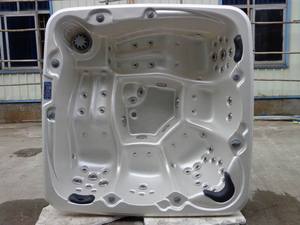 Jacuzzi Hidromasaje Portátil Grande para Exteriores con 3 Asientos y 2 Reposabrazos en Oferta - Product Image 2