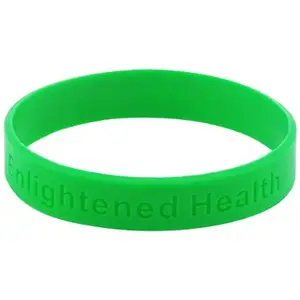 Pulsera de goma con logotipo de texto grabado personalizado más popular de 0,5 pulgadas de ancho, pulseras de silicona brillantes para regalo promocional y de negocios