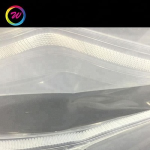 Sac refermable personnalisé en plastique transparent à fond plat avec poignée - Product Image 5