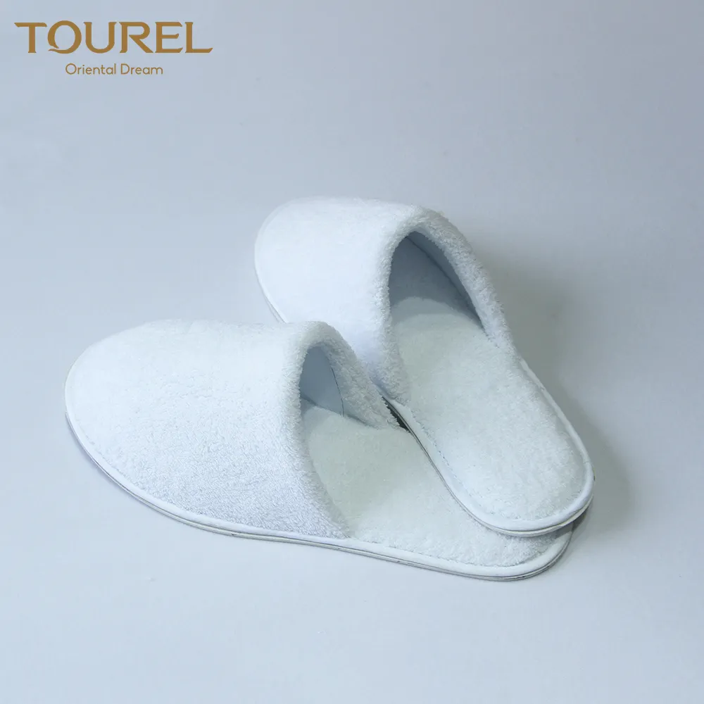 Personalizado logotipo del hotel zapatillas desechables baño o dormitorio hotel coral fleece zapatilla