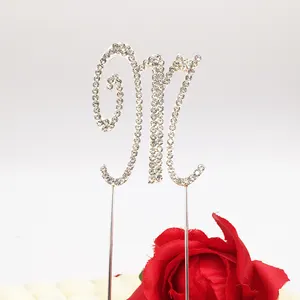 Großhandel Diamond Cursive Letter M Anfangs name Alphabet Strass Monogramm Cake Topper