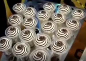 Máquina automática de sellado de conos de helado, pulverización de Chocolate y función de agregado de tuercas - Product Image 6