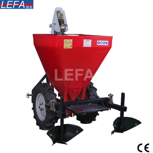 Planteuse <span class=keywords><strong>de</strong></span> patates douces à une rangée, mini tracteur à attelage à 3 points, vente à <span class=keywords><strong>prix</strong></span> avantageux - Product Image 2
