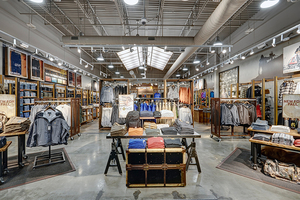 Meubles de magasin de vêtements de détail, design d'intérieur, stand de vêtements pour hommes sur mesure, commercial - Product Image 4