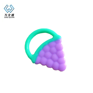 Nouveau <span class=keywords><strong>silicone</strong></span> personnalisé OEM bébé hochets jouets de dentition - Product Image 1