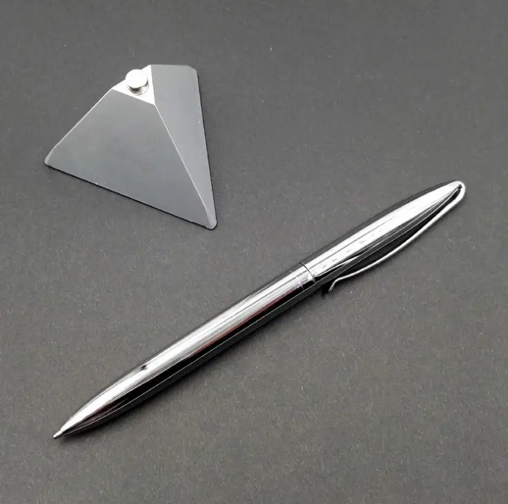 โต๊ะบินเงินแม่เหล็กลอยระงับ bank ขาตั้งปากกา Maglev แม่เหล็กเฮลิคอปเตอร์ตารางปากกาสามเหลี่ยมผู้ถือปากกา