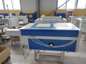 Machine Fabrikant Cnc Laser Metalen Snijden CO2 Lasersnijmachine 50W