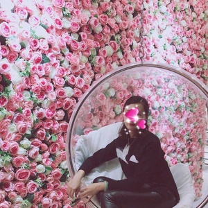 Panneaux muraux de fleurs artificielles personnalisés à effets 3D, mélange de plantes, roses pour la décoration de boutiques de yoga et de cérémonies de remise des diplômes - Product Image 2