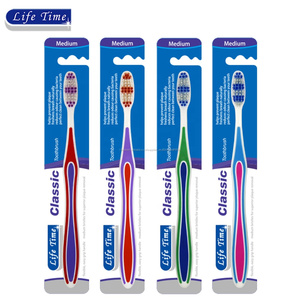 OEM diseño hermoso <span class=keywords><strong>grupo</strong></span> de edad adulta casa uso manual cepillos cepillo de dientes con limpiador de lengua - Product Image 2