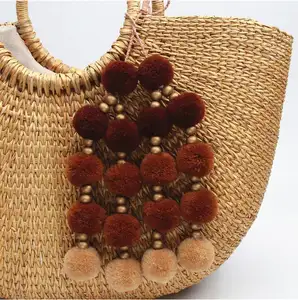 Pompon Cokelat dengan Manik-manik Kayu Gantungan Kunci Pompom Gantungan Kunci Rumbai Gantungan Kunci untuk Wanita Gaya Boho Perhiasan Diy Buatan Tangan