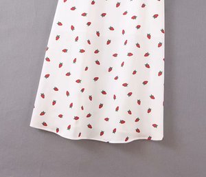 Abito da donna R10099S con stampa a fragole, scollo all'americana, schiena scoperta e pizzo. - Product Image 5