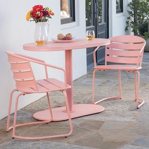 Juego de Mesa y Sillas de Jardín de Hierro con Acabado Naranja Coral Craquelado de 3 Piezas para Exteriores - Product Image 1