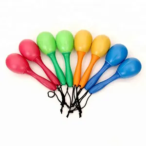 Hot-venda de mini maracas de plástico bebê shakes com corda instrumento musical de brinquedo da corrente Chave