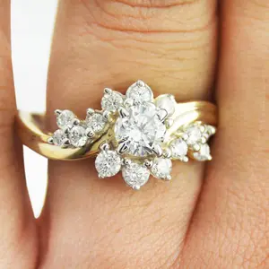 CAOSHIラグジュアリーホワイトジルコン婚約指輪ヴィンテージファッションジュエリー女性メッキ結婚指輪