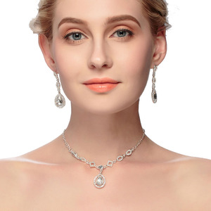 Classique Cristal De Mariée Parures Choker Collier Boucles D'oreilles Ensembles De Mariage Bijoux En Argent pour Femmes - Product Image 2