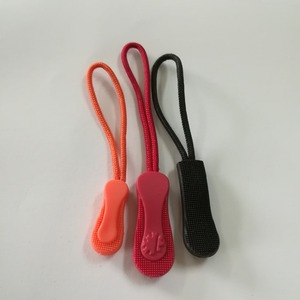 Tùy Chỉnh Chuyên Nghiệp Chất Lượng Cao Tùy Chỉnh Túi Gói Pvc Dây Nhựa In Puller Cho <span class=keywords><strong>Zipper</strong></span> <span class=keywords><strong>Slider</strong></span> - Product Image 2