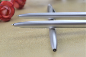 Sottile twist meccanismo penna a sfera di plastica con la clip per <span class=keywords><strong>promo</strong></span> logo personalizzato - Product Image 4