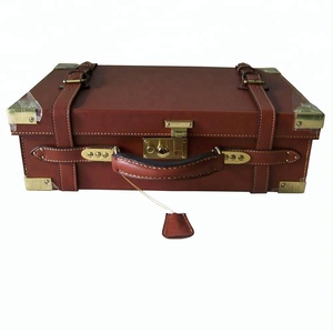 Koperen Jachtuitrusting Doos Eikenhout Met Lederen Zakjes En Holsters Voor Pistoolkoffer - Product Image 1