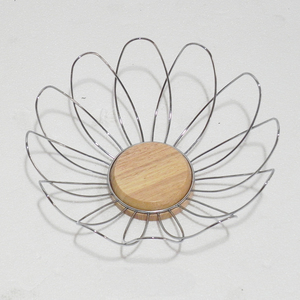 Panier à fruits <span class=keywords><strong>en</strong></span> métal et <span class=keywords><strong>bois</strong></span> de forme florale innovante au <span class=keywords><strong>design</strong></span> moderne pour un usage domestique - Product Image 2