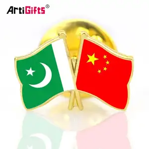 Metallo del commercio all'ingrosso cina e pakistan bandiera attraversato bandiera perni del risvolto