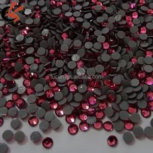 डीएमसी मशीन कट Rhinestones के 1440 pcs 10ss फ्यूशिया हॉटफिक्स लोहे पर