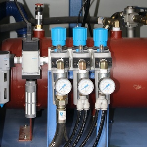 <span class=keywords><strong>4</strong></span> kavite otomatik PET şişe streç kalıpta şişirme makinesi - Product Image 3