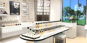 Design d'Interni Personalizzato per Negozio <span class=keywords><strong>di</strong></span> Profumi <span class=keywords><strong>di</strong></span> Lusso con Espositori in Legno per Piccoli <span class=keywords><strong>Negozi</strong></span> <span class=keywords><strong>di</strong></span> Cosmetici - Product Image 4