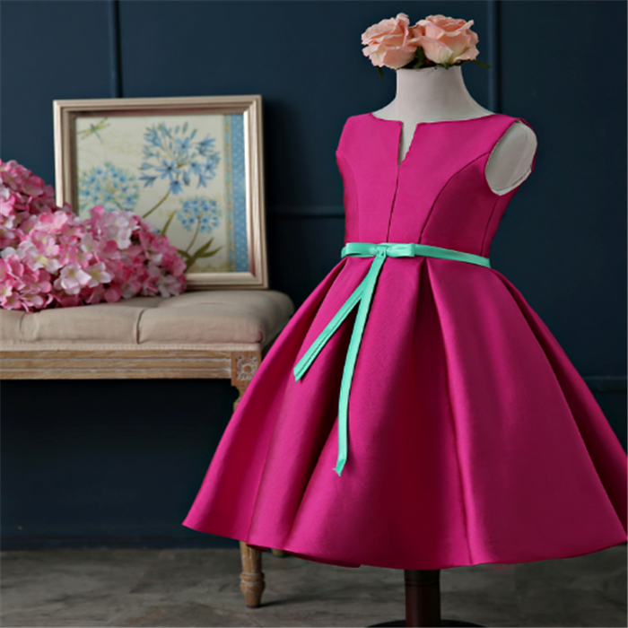 De China al por mayor niña princesa vestido de tafetán bordado