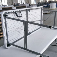 Chaise et Table en Plastique de Haute Qualité, Populaires aux États-Unis, Idéales pour Événements