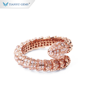 Tianyu 보석 사용자 정의 14 천개 18 천개 로즈 골드 moissanite 돌 뱀 모양 디자인 반지