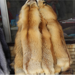 Peau de peau de fourreau rouge / Peau de fourrure de renard rouge / fourrure de renard rouge naturel