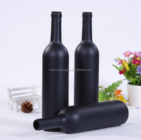 Bouteilles à vin noir mat et noir brillant pour vin élégant et classique