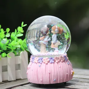 可爱的水晶球生日礼物给朋友