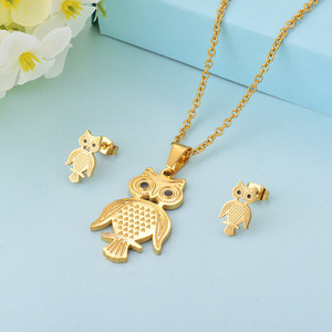 Joyas en acero de bujo dorado para mujer - Product Image 3