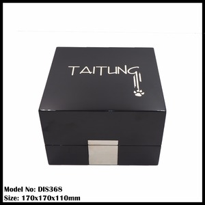 Caja de reloj de lujo para hombre 2026 con patrón de cuero y placa metálica cosida - Product Image 2
