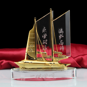Shining Miễn Phí Logo 3D Khắc Tùy Chỉnh Pha Lê Thủy Tinh Thuyền Buồm Mô Hình Cho Quà Tặng Lưu Niệm Thuyền Thuyền Mô Hình Pha Lê - Product Image 1