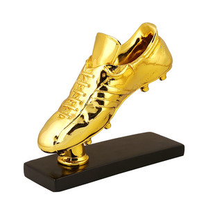 Trofeos <span class=keywords><strong>de</strong></span> <span class=keywords><strong>Fútbol</strong></span> <span class=keywords><strong>de</strong></span> Resina Chapados en Oro con Forma <span class=keywords><strong>de</strong></span> Zapato, Diseño Único y Ecológico, Personalizados, Gran Venta - Product Image 1