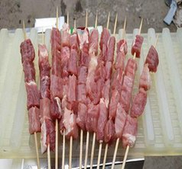 <span class=keywords><strong>Macchina</strong></span> automatica <span class=keywords><strong>per</strong></span> la produzione di spiedini di bambù <span class=keywords><strong>per</strong></span> spiedini satay - Product Image 2