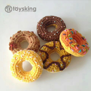 TK Baby Rattle Toy Sprinkled <span class=keywords><strong>Donut</strong></span> Crochet Knitted Food Toy con relleno de algodón PP Edredón de felpa bordado para jugar - Product Image 1