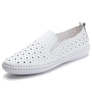 Hohl geteilte Rindsleder atmungsaktive Sommer coole Damenschuhe Slip on Flats Gummis chuhe für Damen