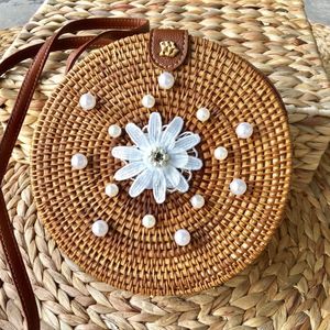 Sac fourre-tout d'été rétro en rotin tressé pour femme, forme coquillage naturel, idéal pour la plage et l'usage quotidien au printemps – Vente en gros - Product Image 5