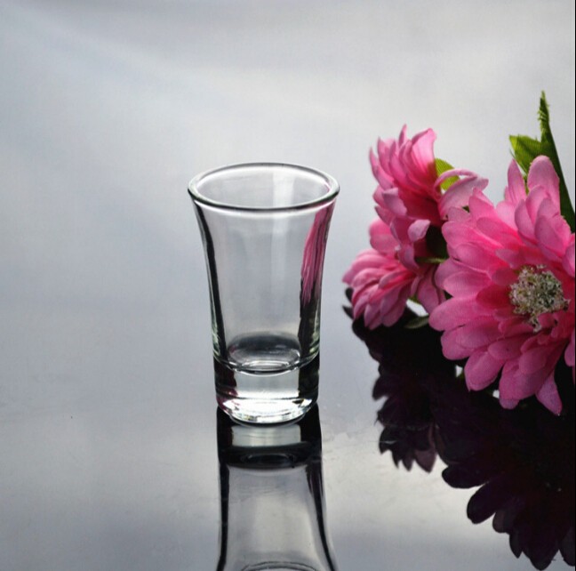 Customized shot glass vodka glass cup accept OEM clear mini shot glass cups