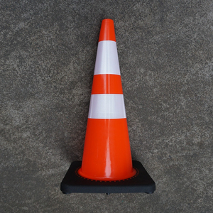 700mm yeni yumuşak standart yansıtıcı esnek PVC kauçuk plastik trafik emniyet konileri - Product Image 1