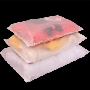 Sacs en plastique givrés en PE avec fermeture éclair coulissante pour vêtements, sacs d'emballage personnalisés pour T-shirts, vente en gros - Product Image 3