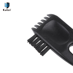 <span class=keywords><strong>Prix</strong></span> usine personnalisé noir <span class=keywords><strong>mini</strong></span> 2-en-1 portable en plastique de <span class=keywords><strong>golf</strong></span> divot outil de réparation avec brosse de nettoyage - Product Image 3